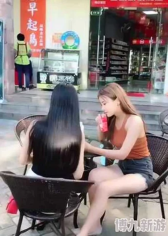 美女跪下吃jb这画面太刺激了简直让人脸红心跳