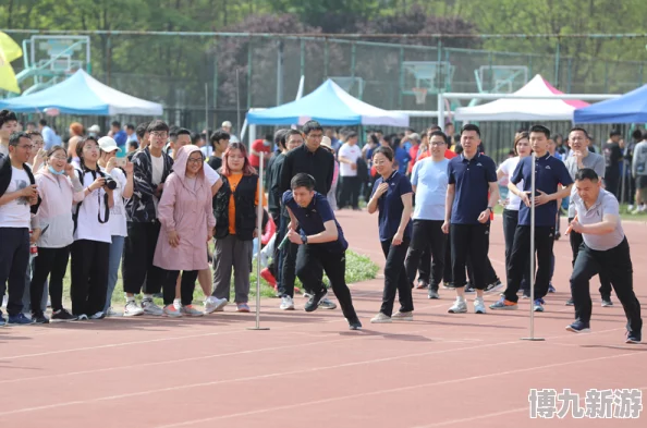 男生与体育老师互摸j故事后续发展扑朔迷离真相即将揭晓