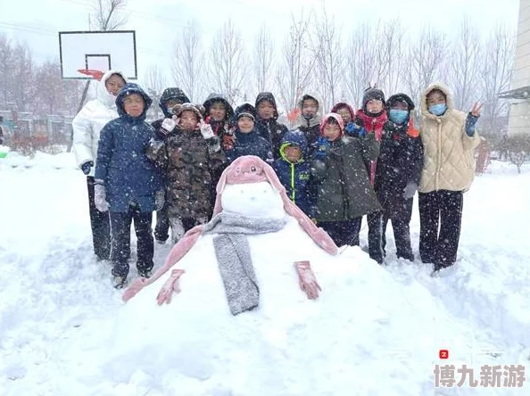 梦幻西游手游冰雪季惊喜来袭！强壮雪人打法全攻略，揭秘隐藏奖励详解